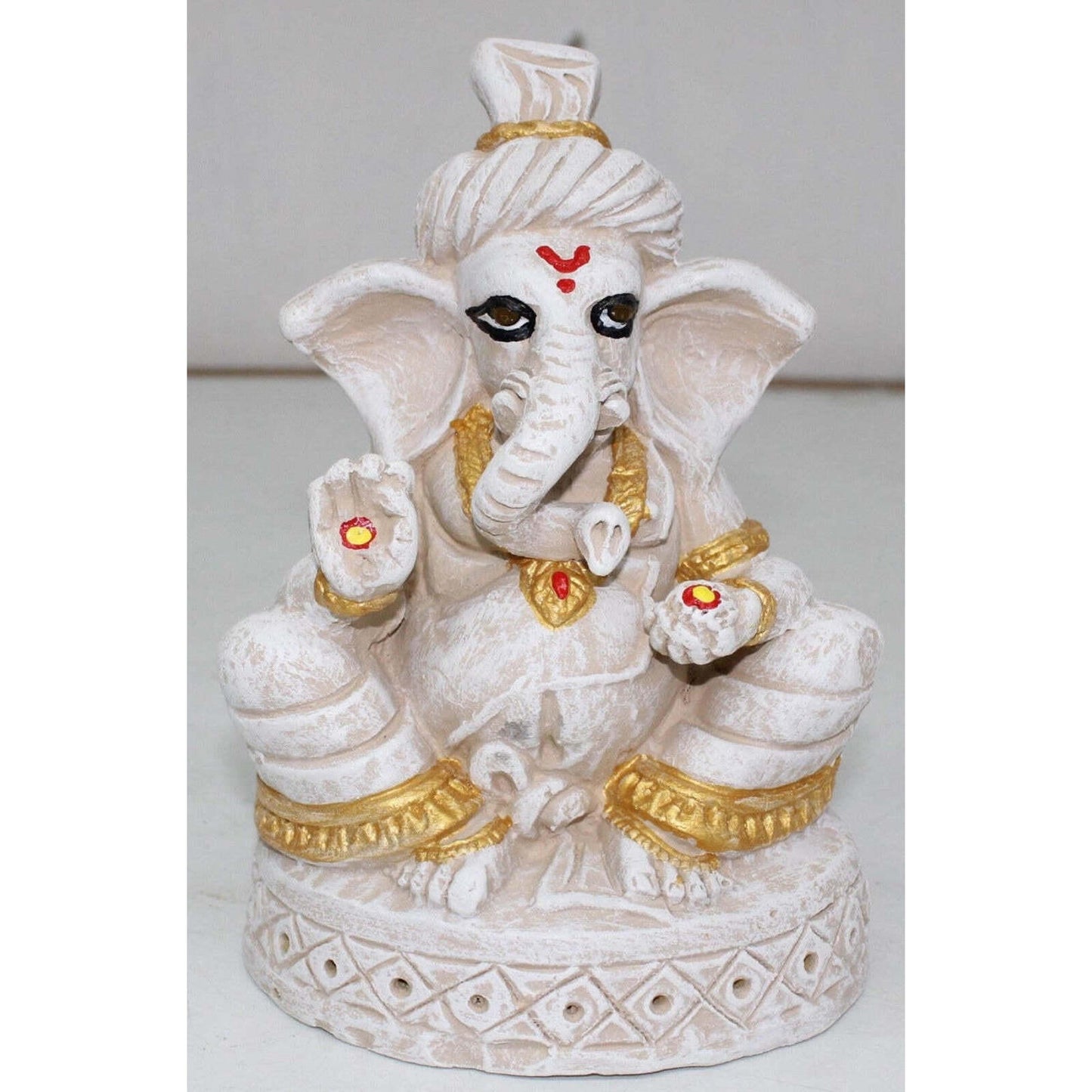 HANDCRAFTED WHITE & GOLD GANESHA IDOL – TRADITIONAL SEATED DESIGN