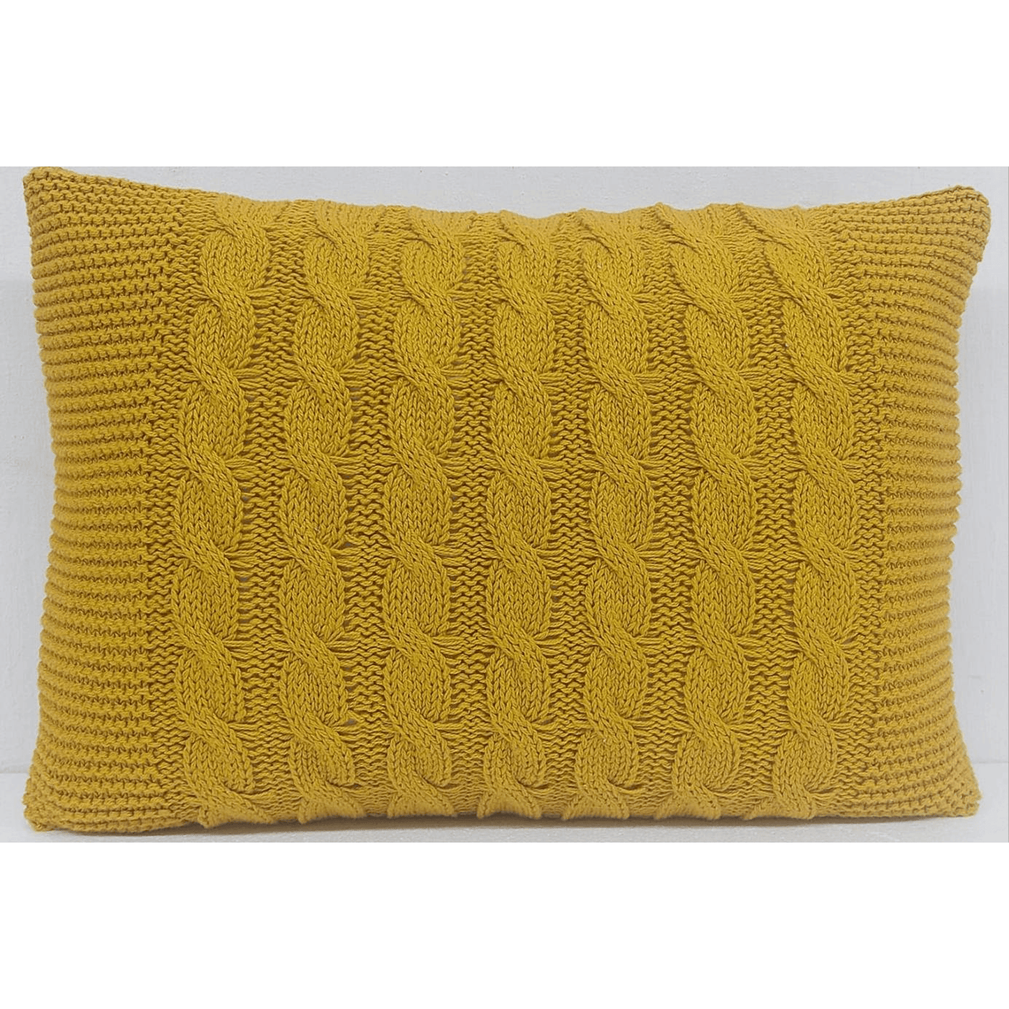 KNITTED CUSHION – COZY TEXTURE